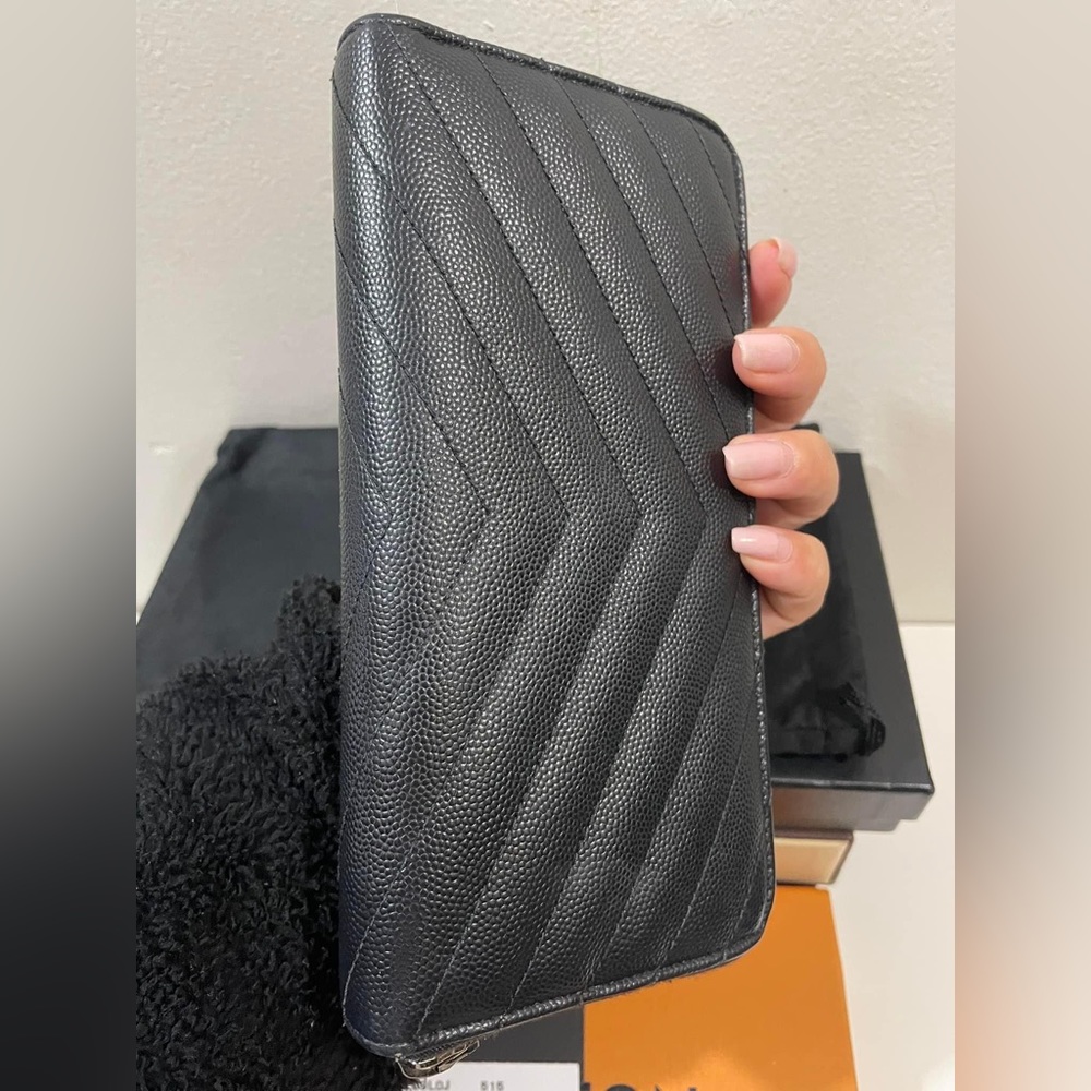 🖤YSL Monogram Zipped Around Wallet in SHW🖤 - Picture 3 of 15